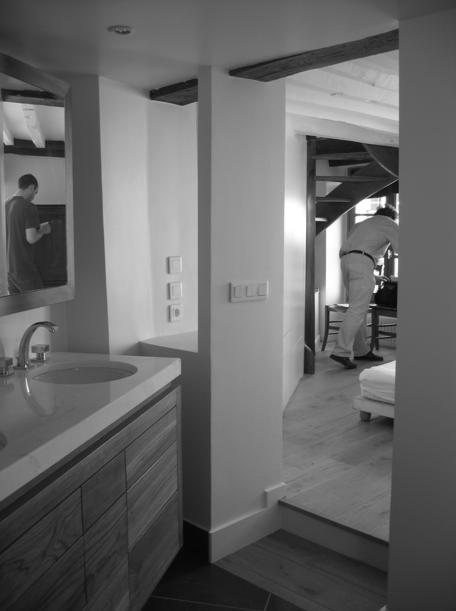 Fin du chantier vasque en marbre blanc et chêner